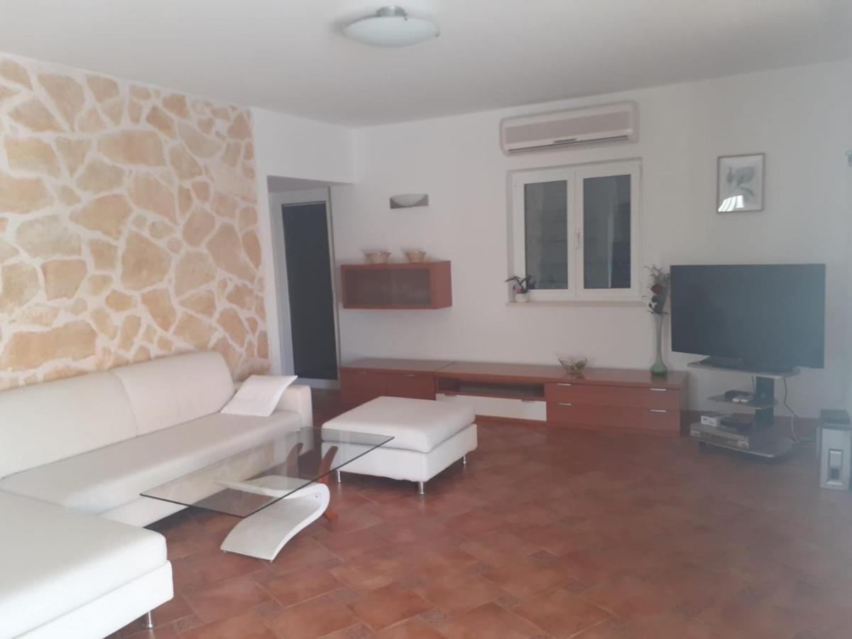 Apartments Ilicic Supetar Exterior photo