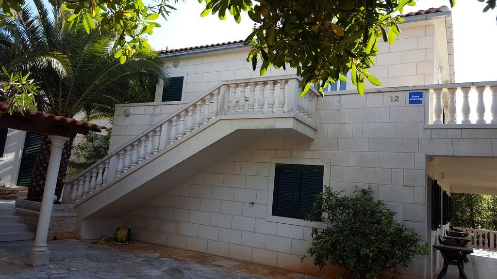 Apartments Ilicic Supetar Exterior photo